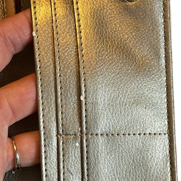 Nine West velvet quilted crossbody bag blush with gold bow and chain accents - Picture 10 of 11